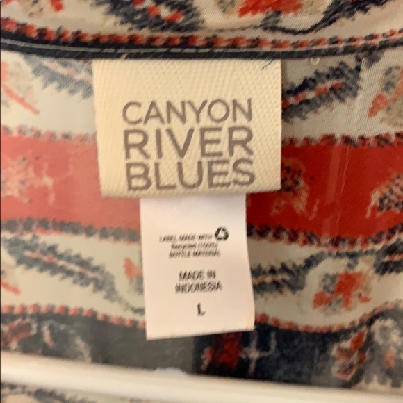 BEAUTIFUL PRINTED CANYON BLUE BLOUSE - Picture 2 of 3